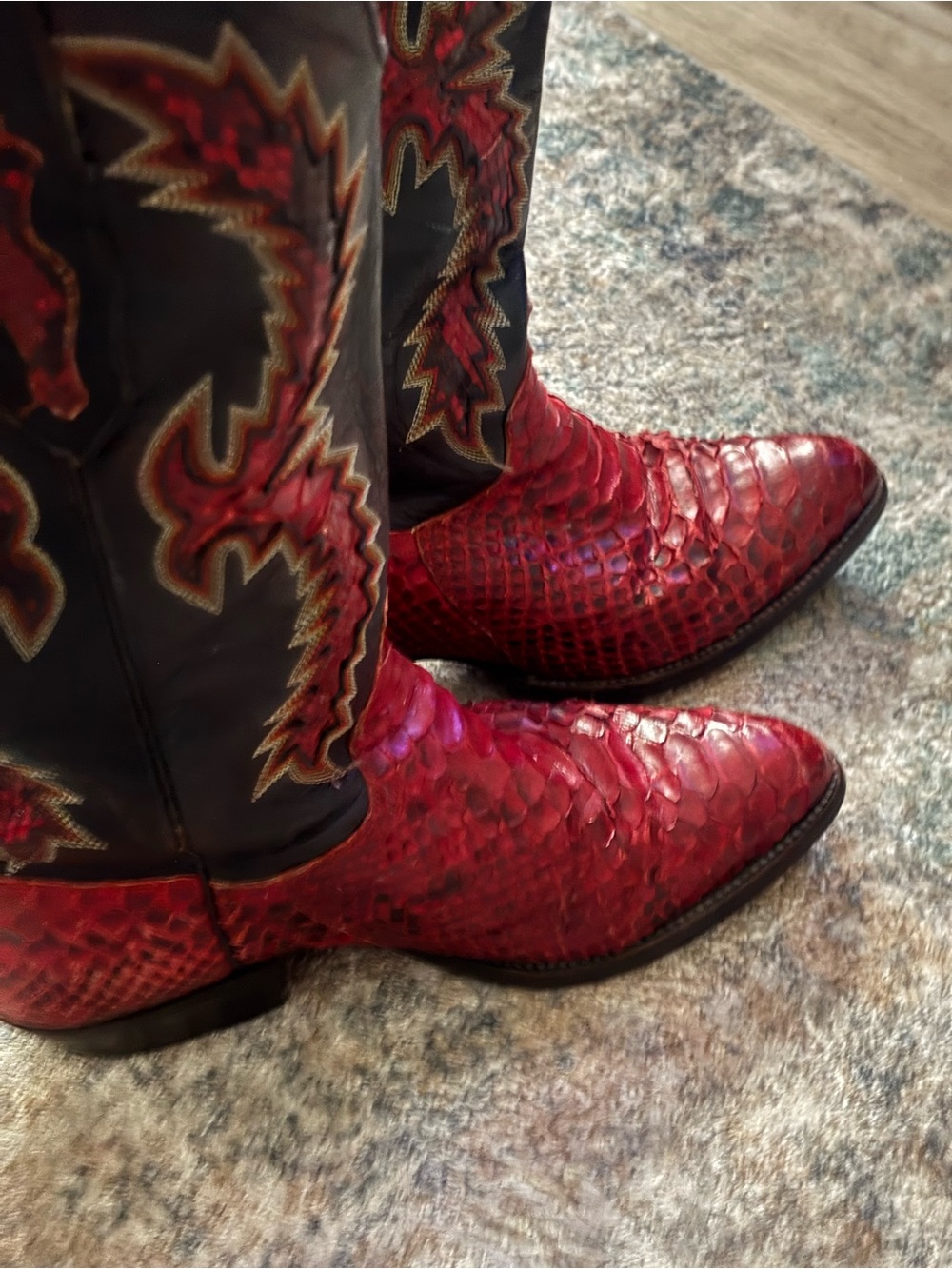 ShowStopping Red Vintage  Snakeskin